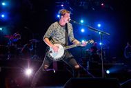 Bo Rinehart performing in 2015 (Image via Getty)